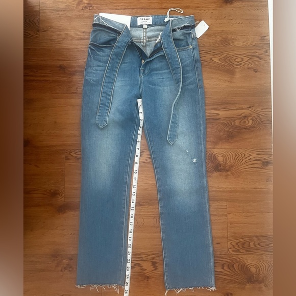 NWT Frame Le High Straight Tie Waist Raw Hem
Jeans Size 25 - Picture 13 of 15